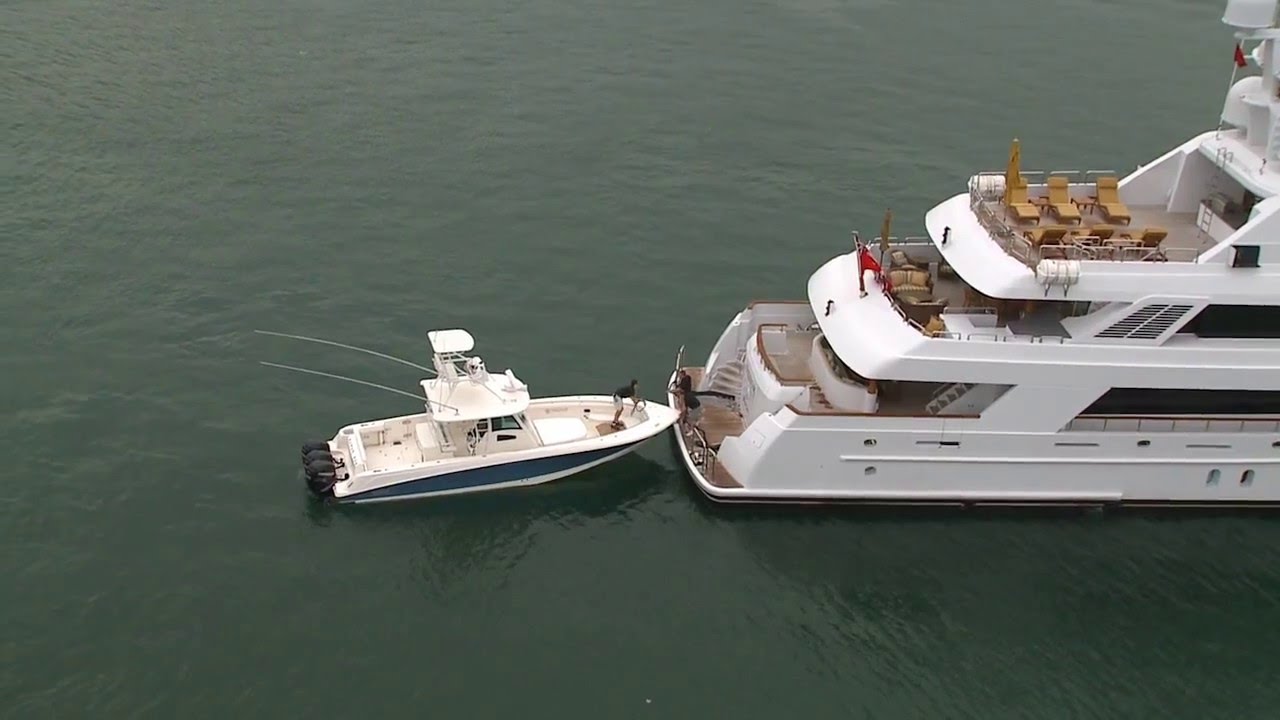 Boston Whaler 370 Outrage Yacht Tender