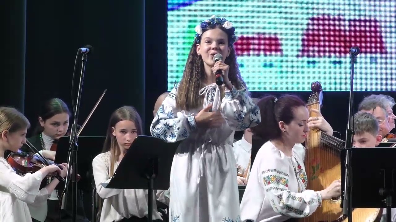 Я - УКРАЇНОЧКА! - муз. І. Францескевич. сл. С. Зубко, виконує Аня Котенко з орекстром (м. Запоріжжя)