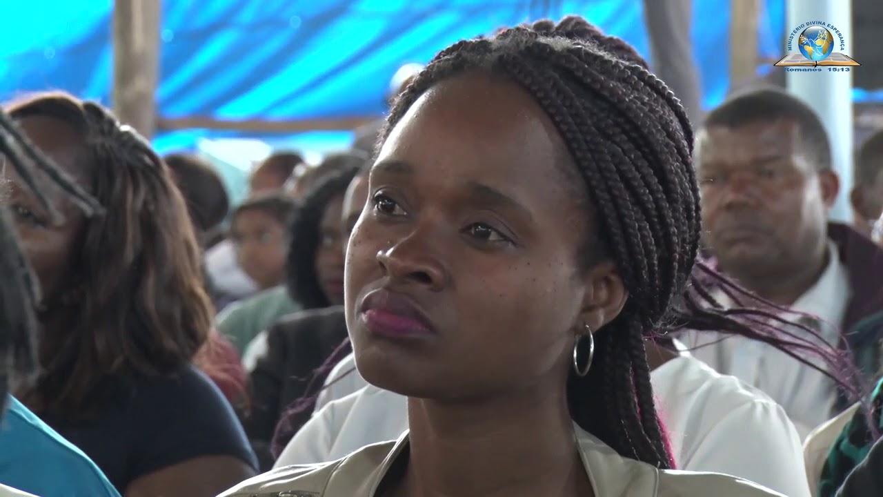 Igreja Ministério Divina Esperança - Momento de Pregação com Apóstolo Lourenço Fole ( 12.08.2018 )
