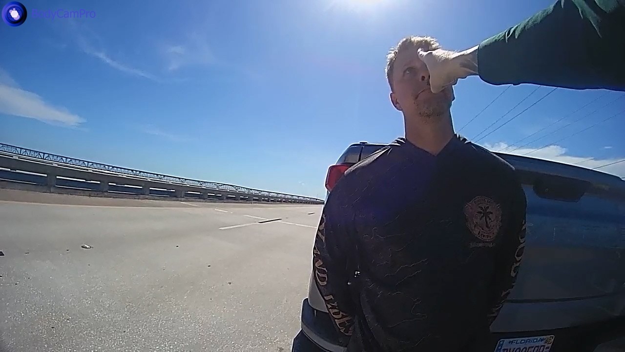 Инцидент с агентом ICE, вождение в нетрезвом виде, закончился угрозами мести