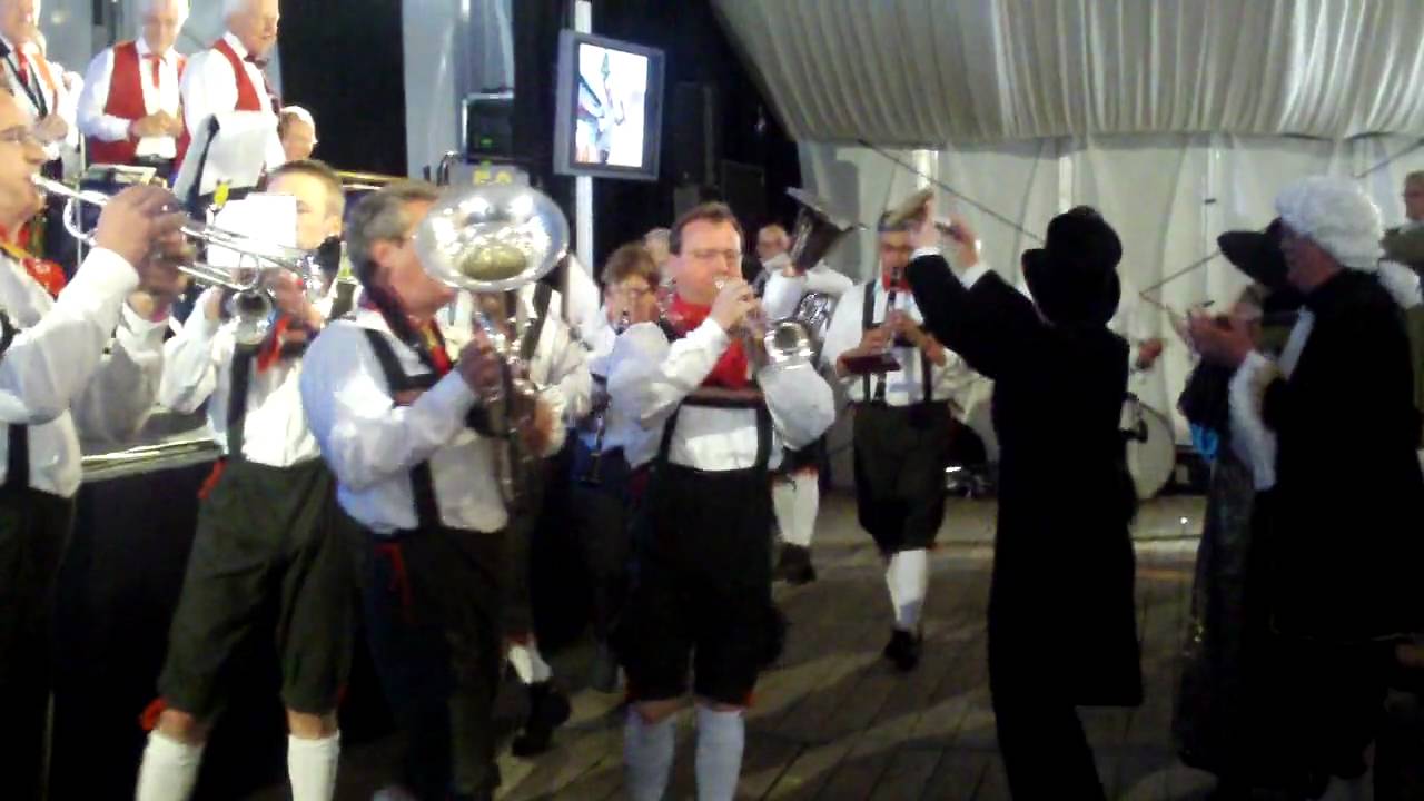Intocht Keientoeters (OBK) voor 8 Pils 2 Donker 50 jaar tijdens Stadsfeesten 650 jaar Ravenstein