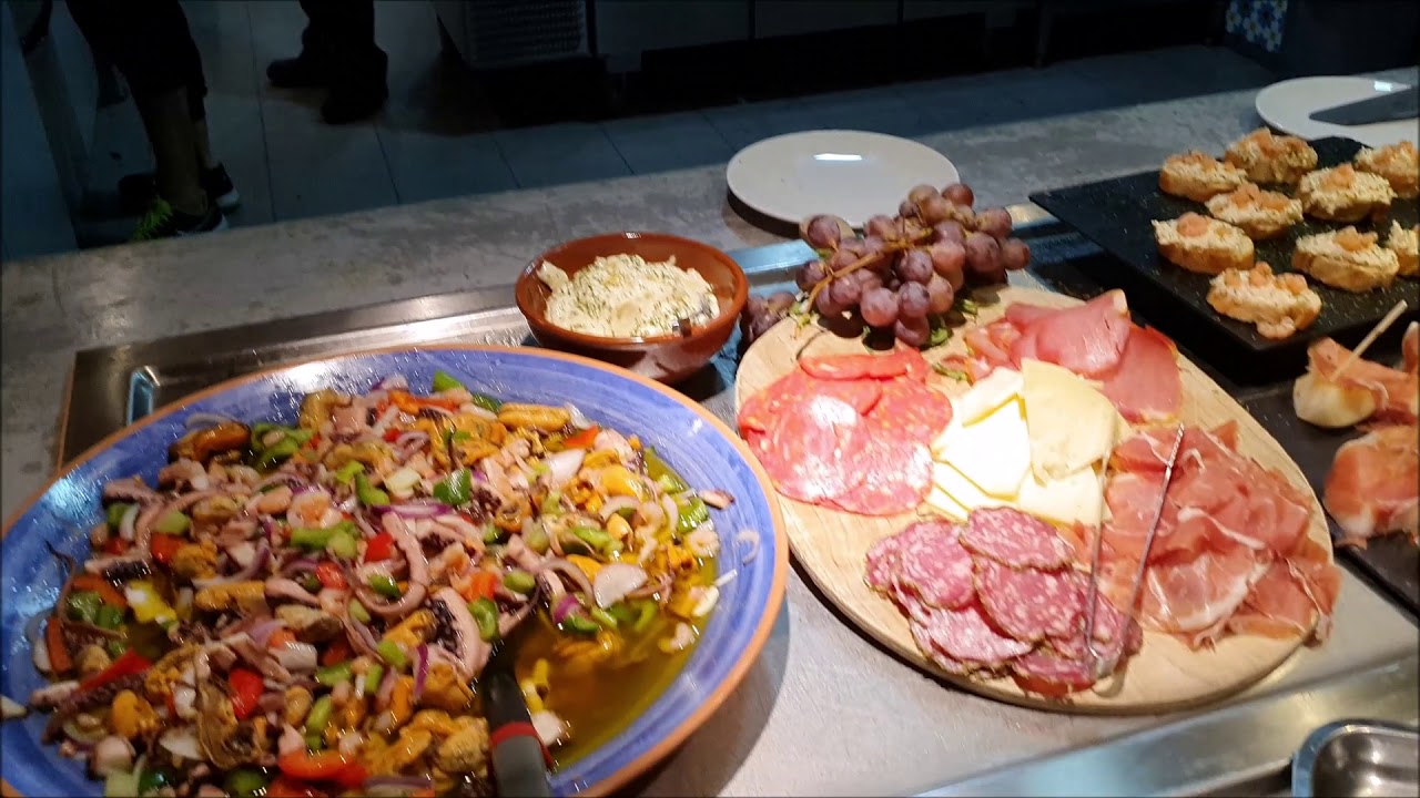 FoodExplore Utrecht The wall All you can eat 11-08-2019 Tapas Sushi Bbq Pizza Etc..Langs de A2