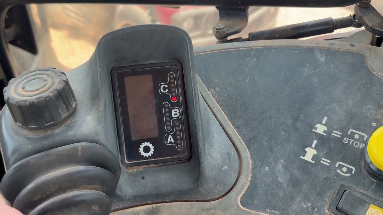 NEW HOLLAND TM135 For Sale