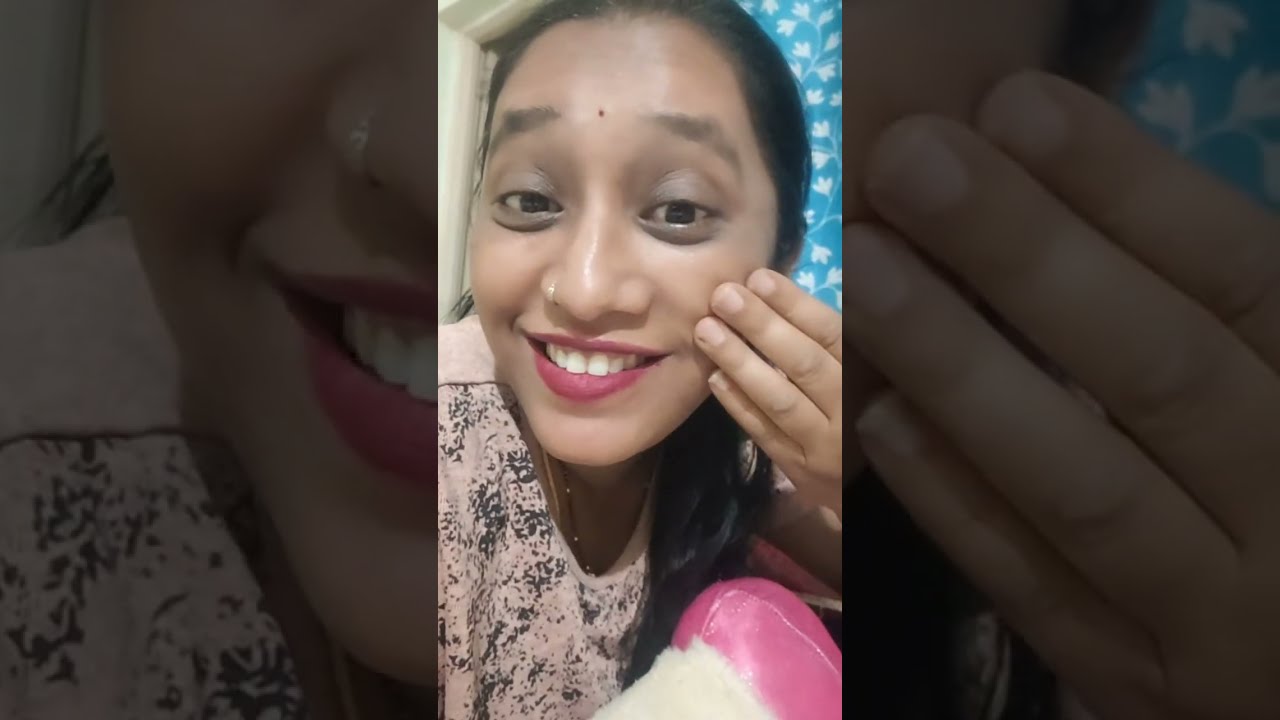 बाई आज मे कितनी गोरी लग रही हू 😄😍#funny #maharashtrianvlogs #dailyvideo #sawariyaseth #comedy 