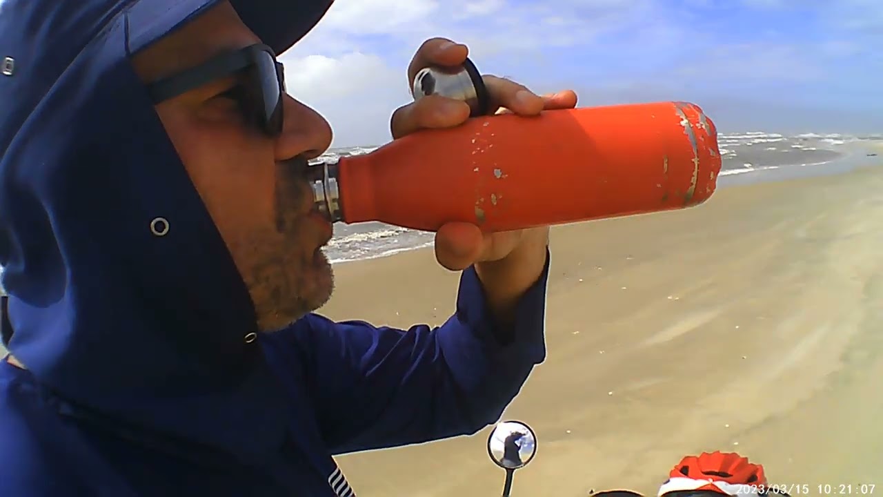 Na praia, entre as costas doce e salgada