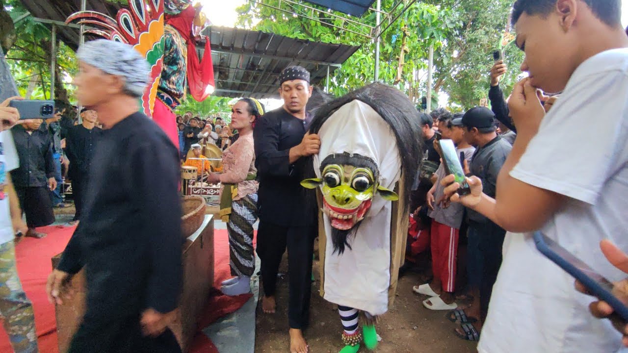 Mbah raji ndadi Macan Macanan Barong tresno Budoyo Kemiren live Glagah 
