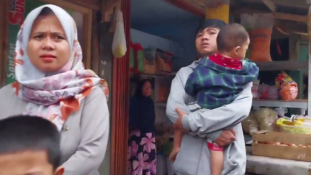 MENGANTAR PAKET LEBARAN KE GEKBRONG 