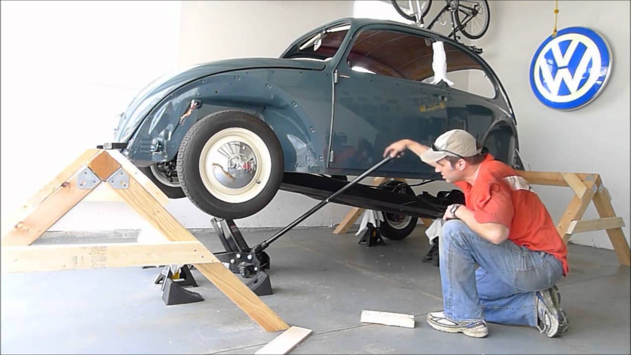 1966 VW Beetle - Body Removal - One Person - Remove Body Chassis Bug - (2x Speed)