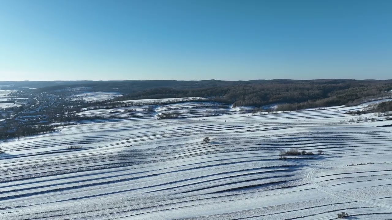 Dron uchwycił coś magicznego… zimowe pola z lotu ptaka!