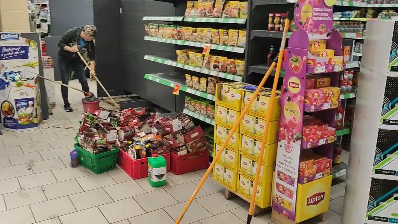 Delikatesy Centrum w  Jasionowie