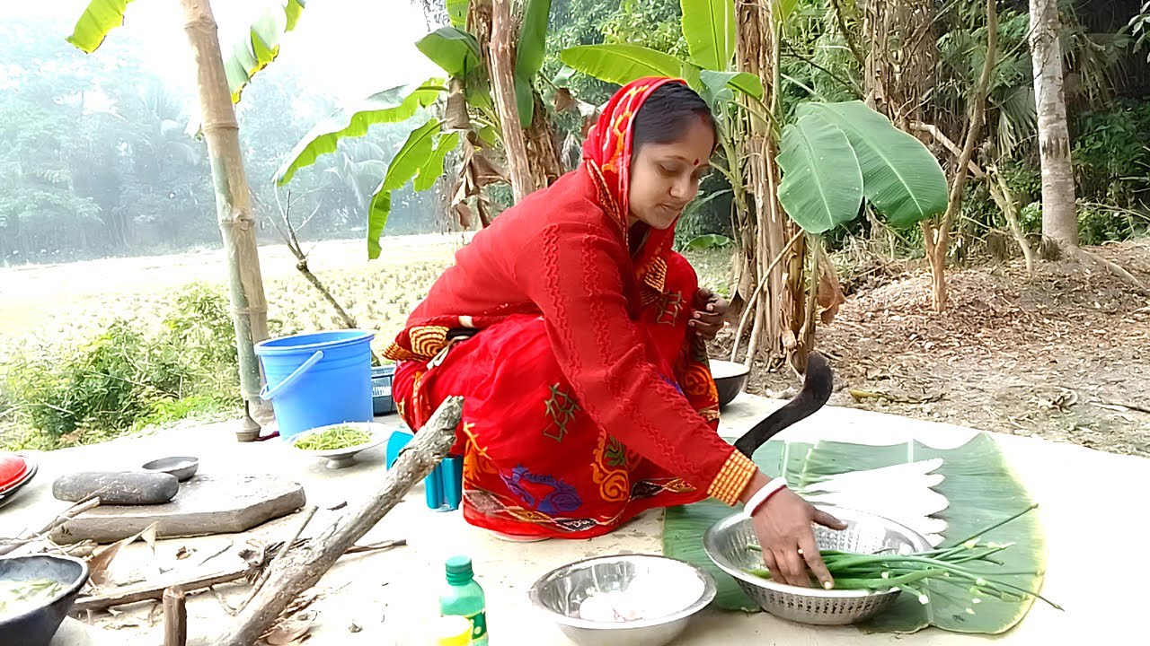 কুয়াশায় ভরা-শীতের সকালে ঢেলা মাছ এবং পেয়াজের কলির স্পেশাল গ্রামীন রান্না।Sumon Nishat Vlog