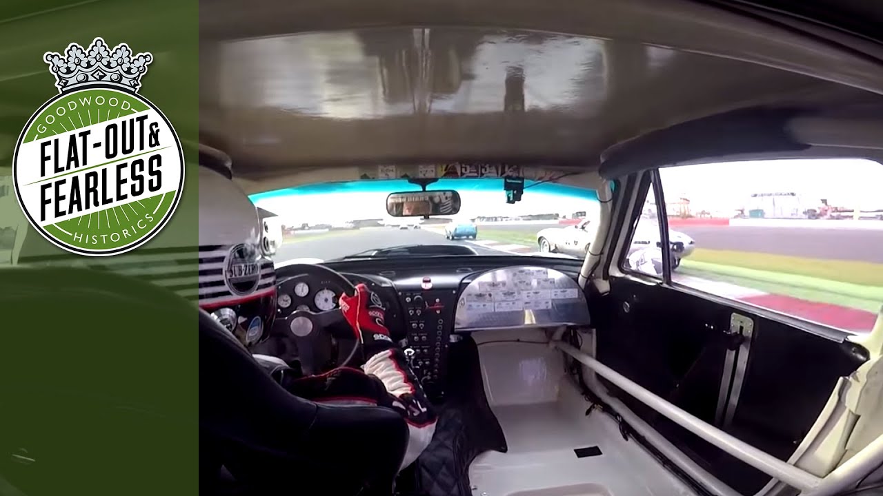 Corvette in epic battle with Jaguar E-Types at Silverstone