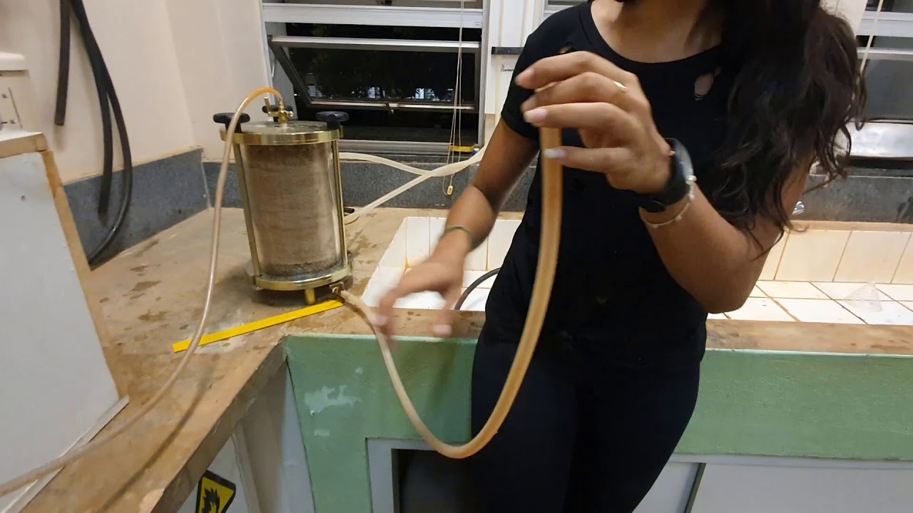 ENSAIO - DETERMINAÇÃO DO COEFICIENTE DE PERMEABILIDADE DE SOLOS GRANULARES À CARGA CONSTANTE