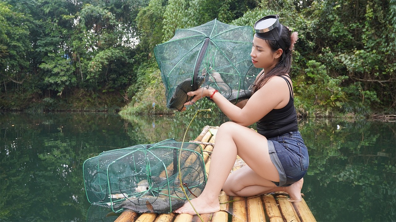 Fishing on a Bamboo Raft – Simple Tools, Big River Catch