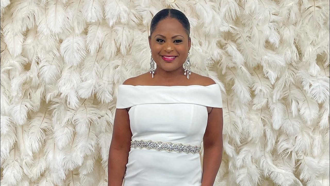 ALL NEW WHITE LUXE FEATHER WALL BACKDROP| LIVING LUXURIOUSLY FOR LESS