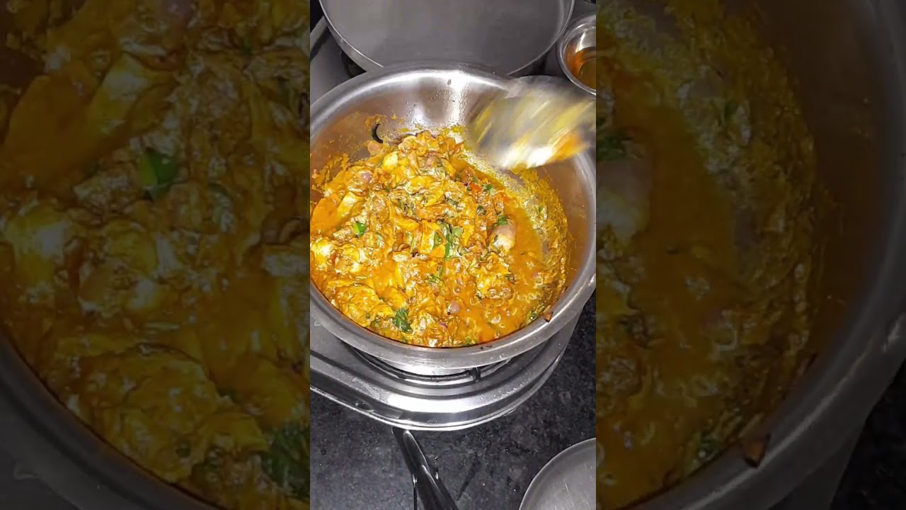 आज  मी  बनवली  अगदी सोप्या पद्धतीने  चिकन  बिर्याणी  ...
