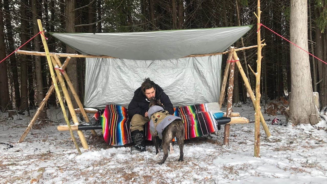 Solo Bushcraft Camp: Cot Shelter, Ferro Rod Fire & Homemade Camp Pizza