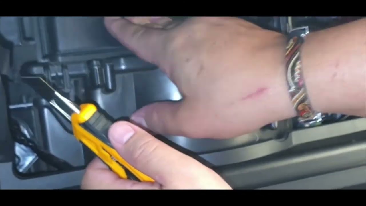 Toyota Rush 2019-2024 Instalación filtro de Aire Acondicionado, instalación tapa filtro A/C