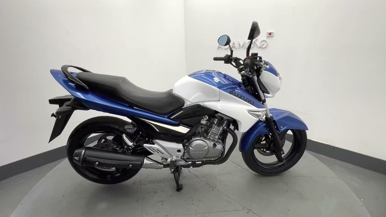 Suzuki GSR 250 (225)