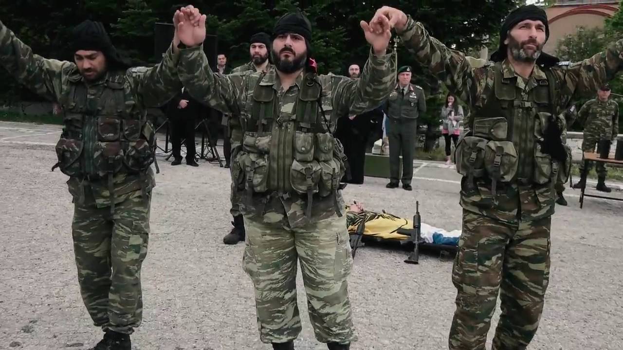 ΠΥΡΡΙΧΙΟΣ ΧΟΡΟΣ.   ¸¸.•✽ஜீ✽✿❤✿✽ஜீ✽•.¸¸