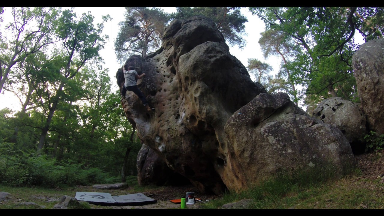 Le Pilier de la Roche d'Hercule assis 6c+ 7a   Roche d'Hercule
