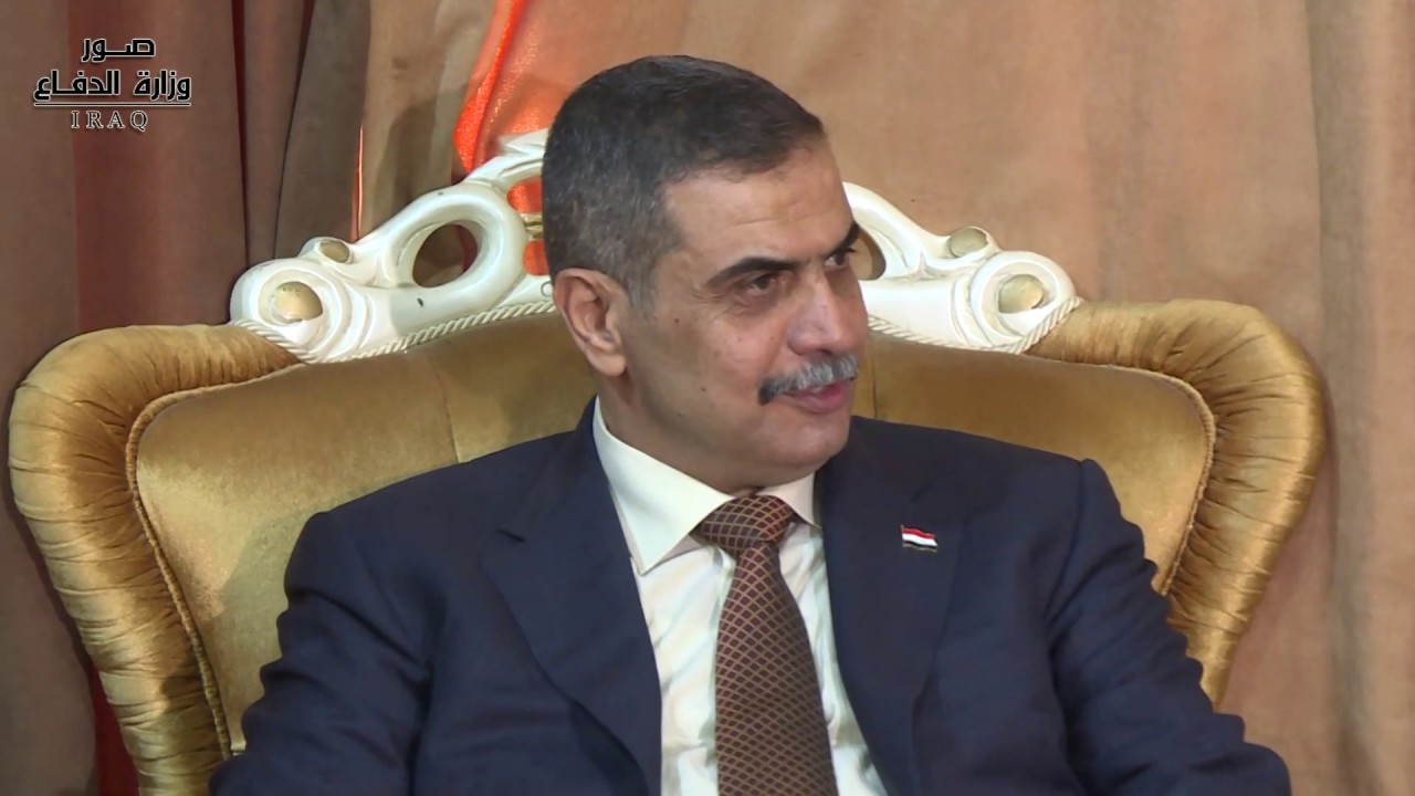 وزير الدفاع يزور قيادة عمليات سامراء