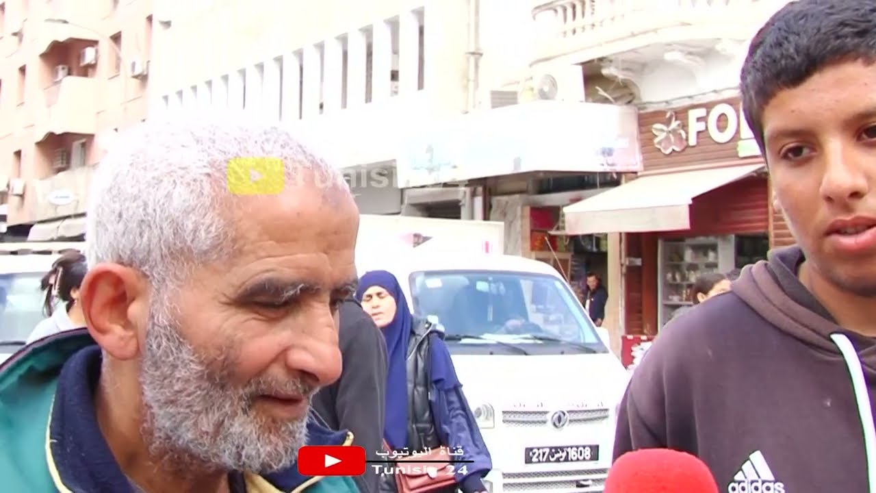 بطلت قرايتي باش نخدم ونعاون بابا..شريت دبش لخويا ب500د..ومازلت أنا وأختي..برشا غلاء