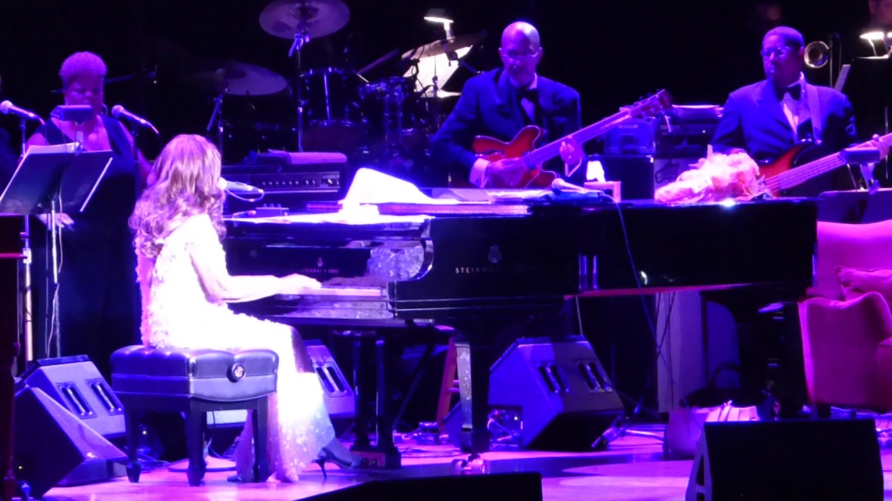 Aretha Franklin - Philly/Boxing Intro + A Brand New Me, Mann Music Center, Phila, 8/26/2017