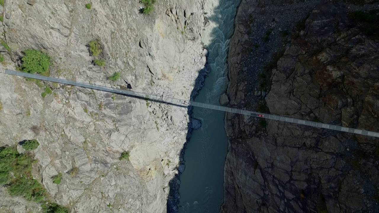 H&auml;ngebr&uuml;cke Belalp Riederalp&rlm; - Suspended bridge in the Swiss Alps