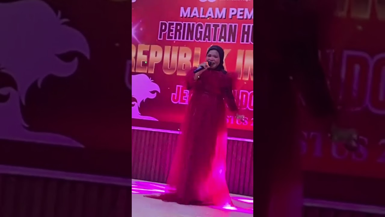 Putri Isnari juri lomba nyanyi 