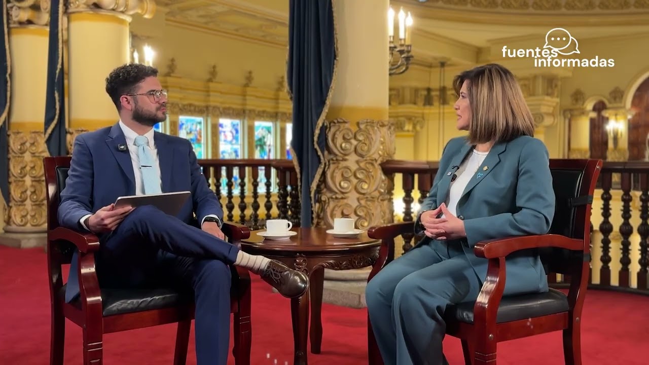 Vicepresidenta Karin Herrera: 