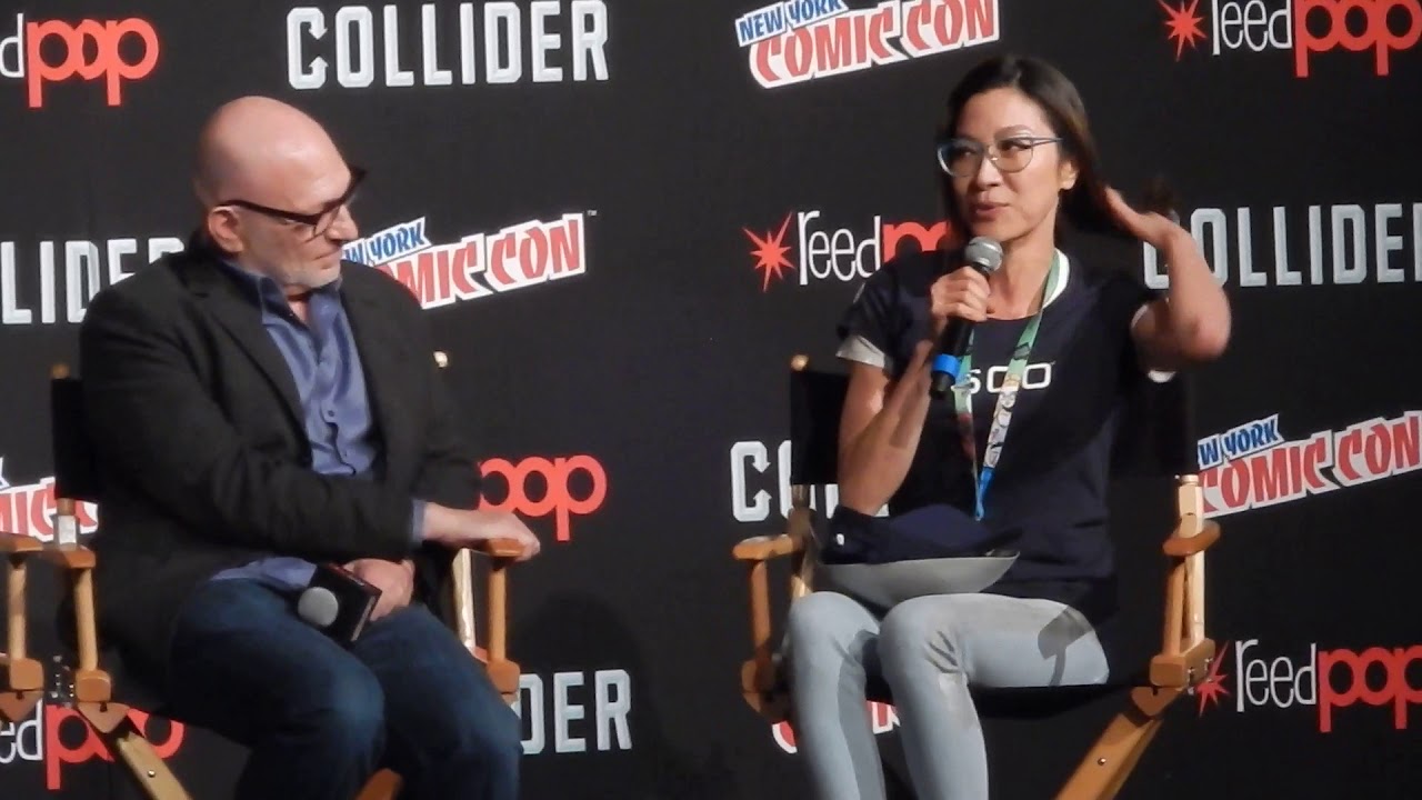 Michelle Yeoh surprises Cast of Star Trek Discovery at NYCC 2017