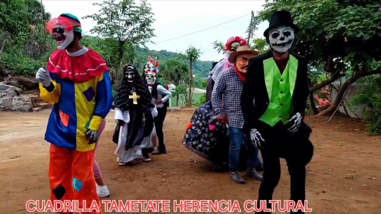 Así se celebra el día de muertos #tantoyuca #xantolo #veracruz CUADRILLA 
