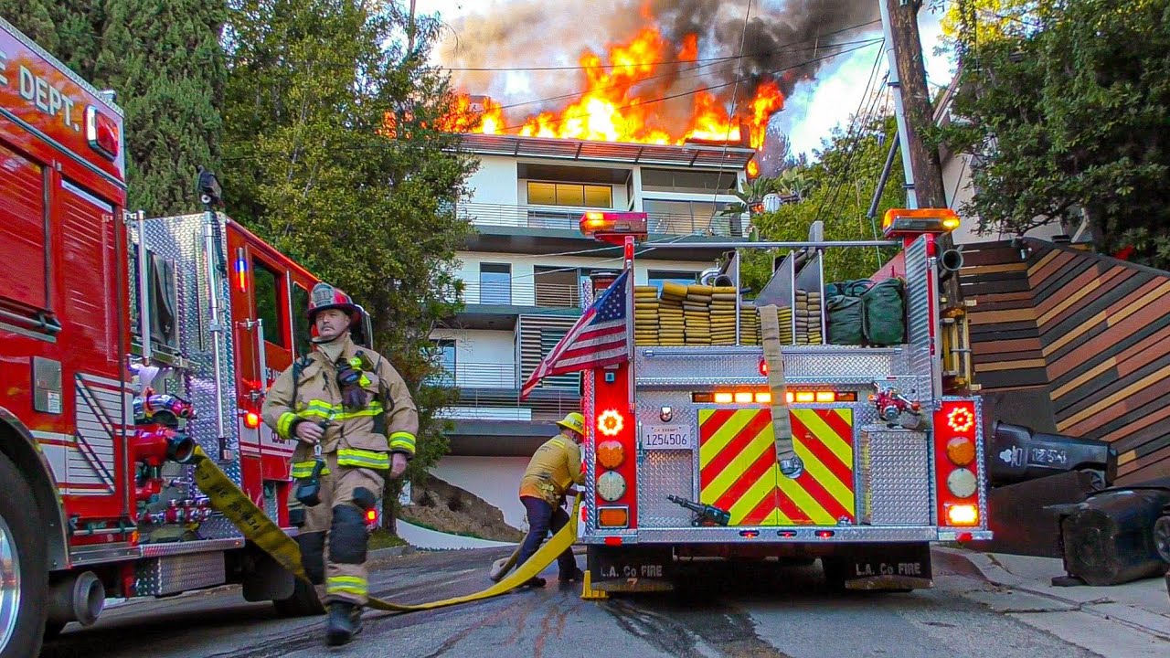 *Early Arrival* LAFD Greater Alarm Large House Fire: Hollywood Hills West (FS41)