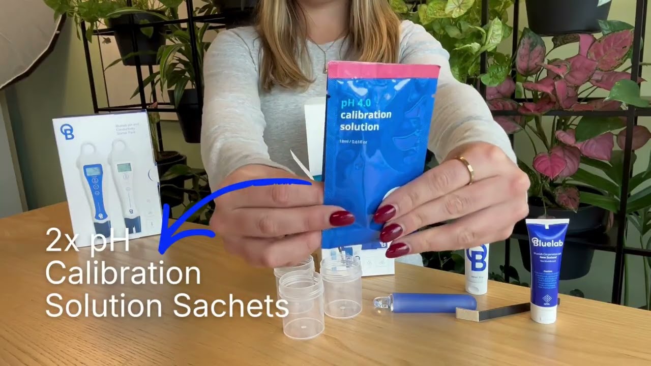 Inside the Bluelab Probe Care Kit - pH & Conductivity.