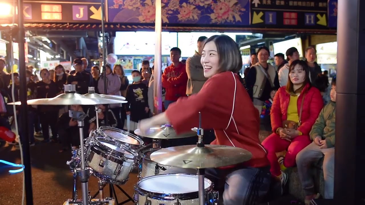 Maroon 5《Lucky Strike》街演 FEB | 羅小白 S.white