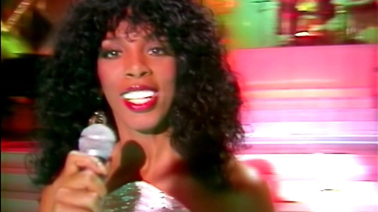 Donna Summer - She works hard for the money (Live)