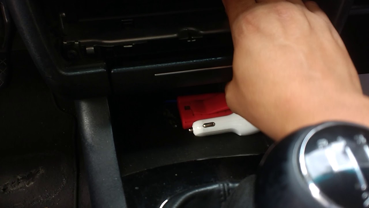 Audi A3 8L retirar porta treco e troca do cinzeiro!