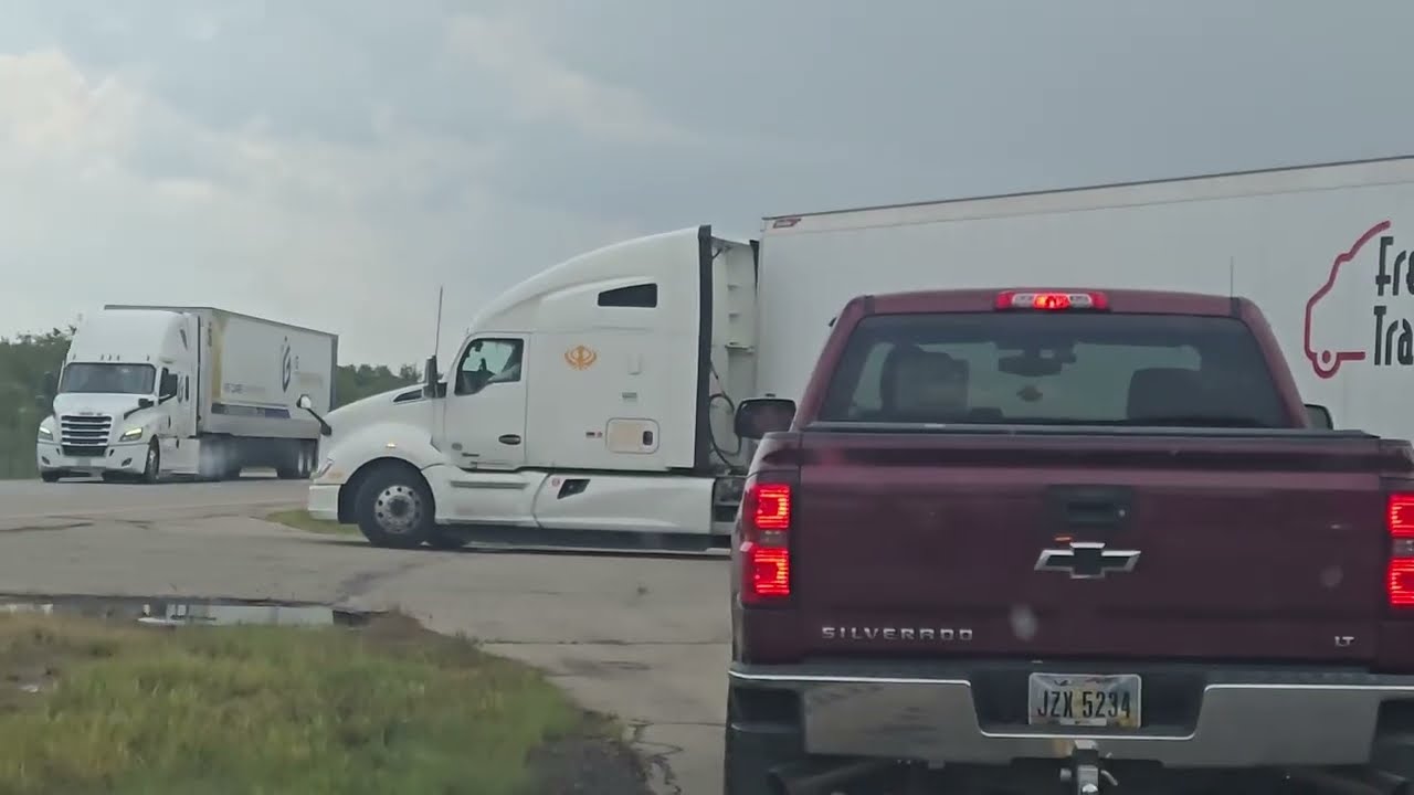 Truck Driver Makes Dangerous U Turn on Highway