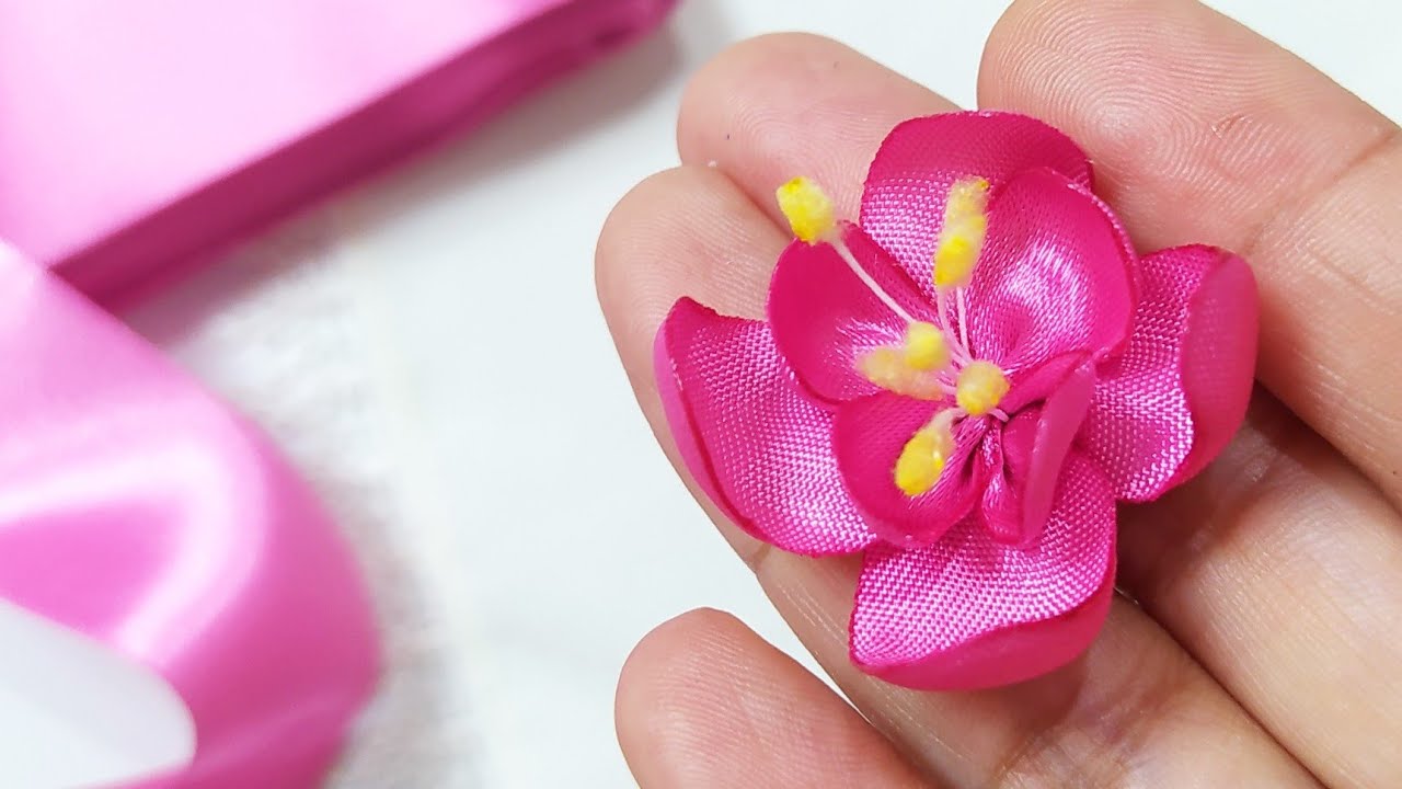 FLOR DE CETIM e NOVOS PISTILOS!!! #handmade #florfacil #pistilos DIY Flower Stamens - Aline Soeiro