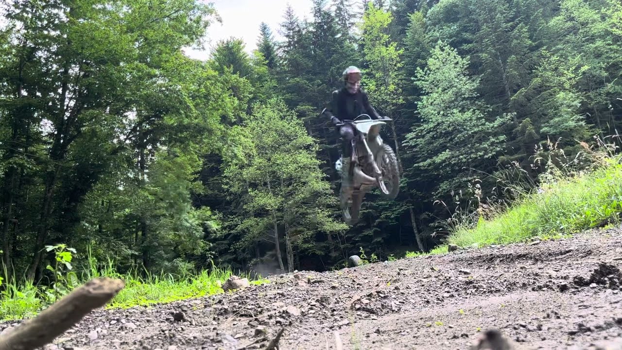 KTM LC2 125 jump