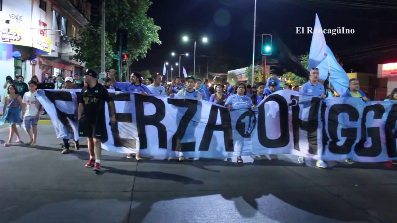 Hinchas Celestes recordaron a sus 16 estrellas en el cielo