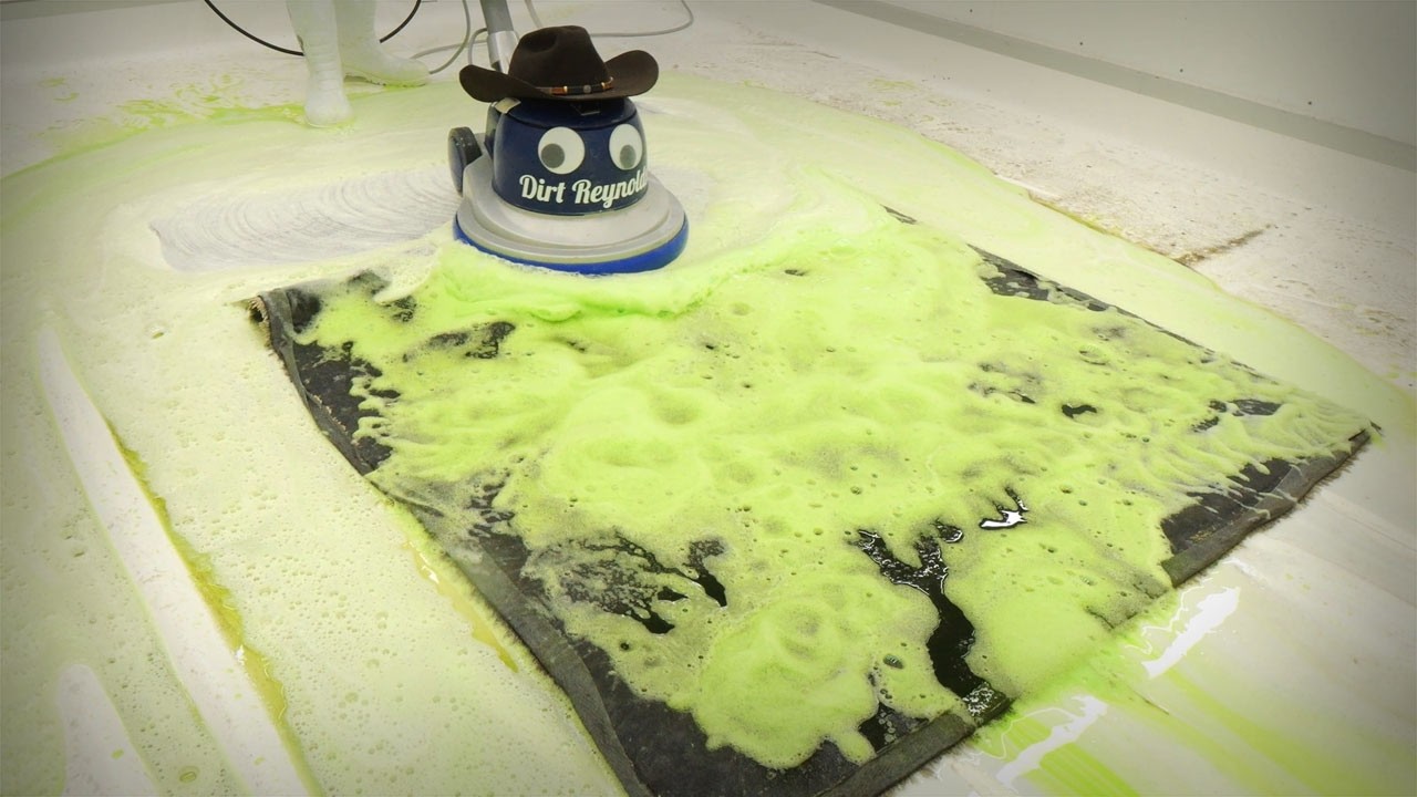 I Dragged This Rug Out of THORNS… The Transformation Is INSANE. Satisfying ASMR Carpet Cleaning.