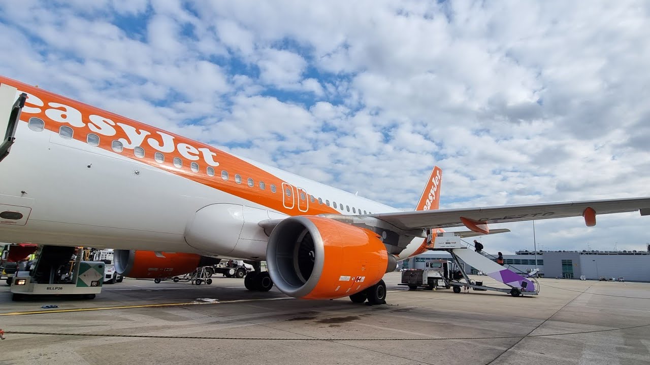 Take off from Luton Airport - EasyJet to Antalya