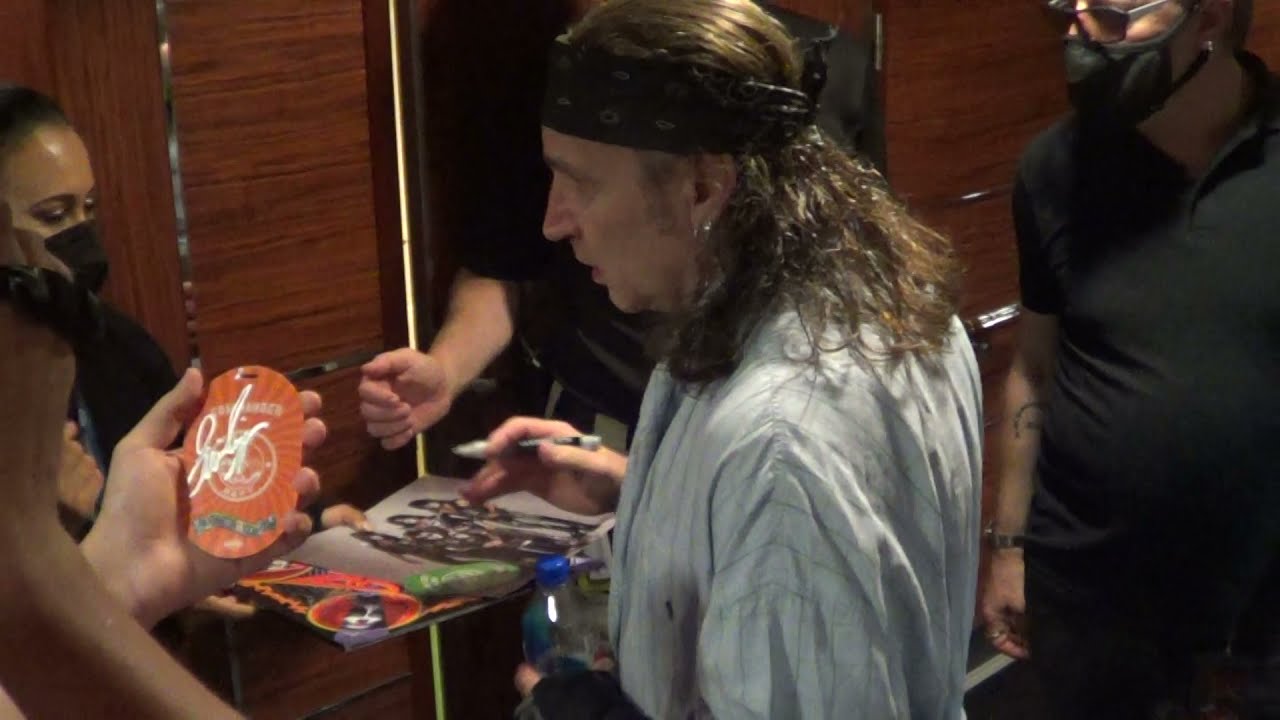 KISS - 2021-10-31 - KISS KRUISE X - Eric Singer signing after show