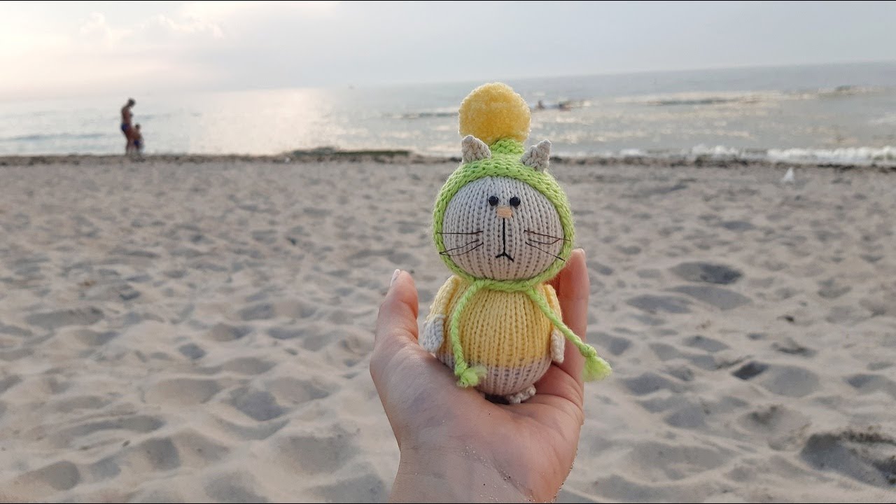 ВЯЗАНЫЙ КОТИК СПИЦАМИ