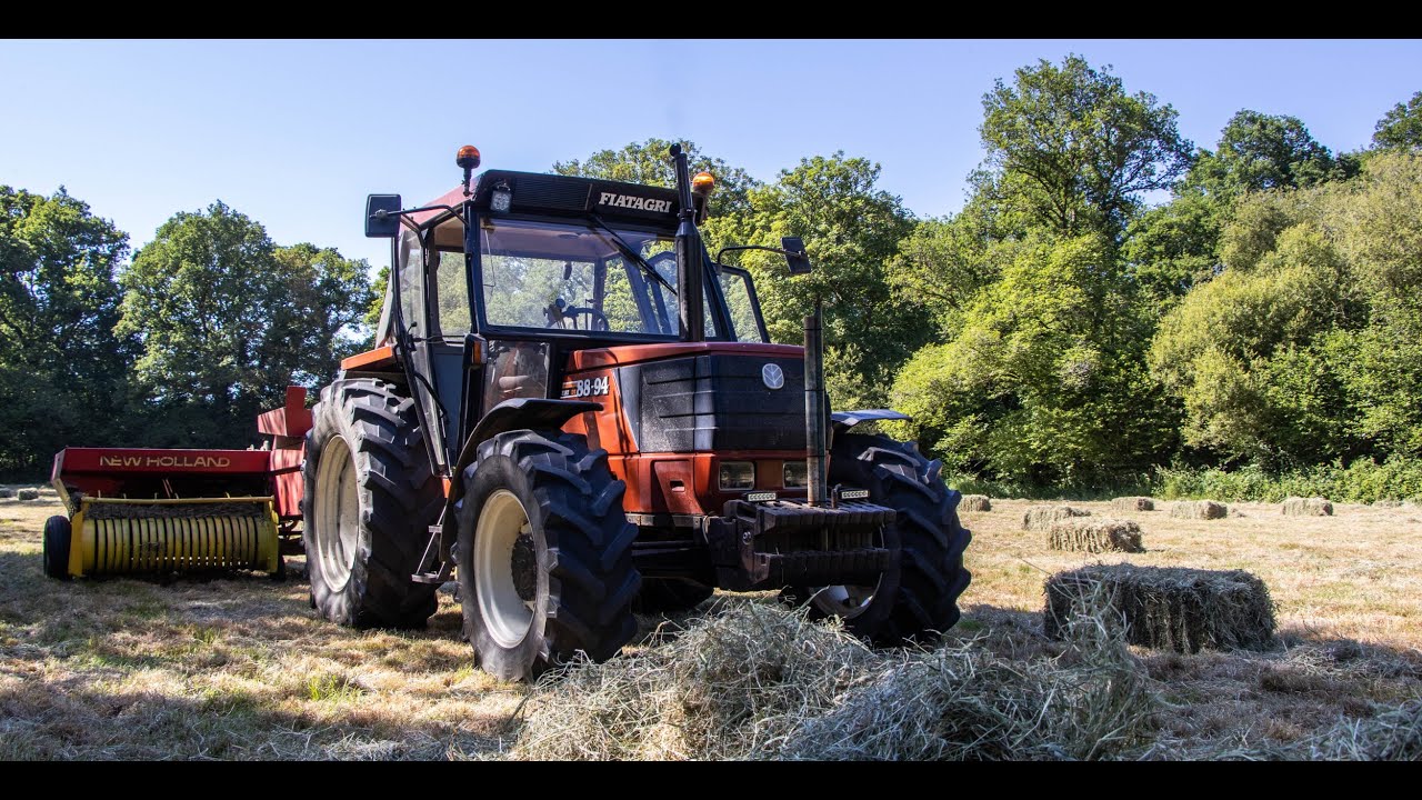 Pressage de foin - Fiat 88-94 DT & New Holland 366