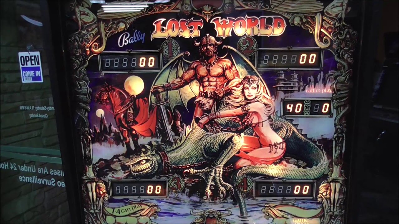Всё готово — играю на пинбольном автомате Bally's Lost World 1978 года после его восстановления.