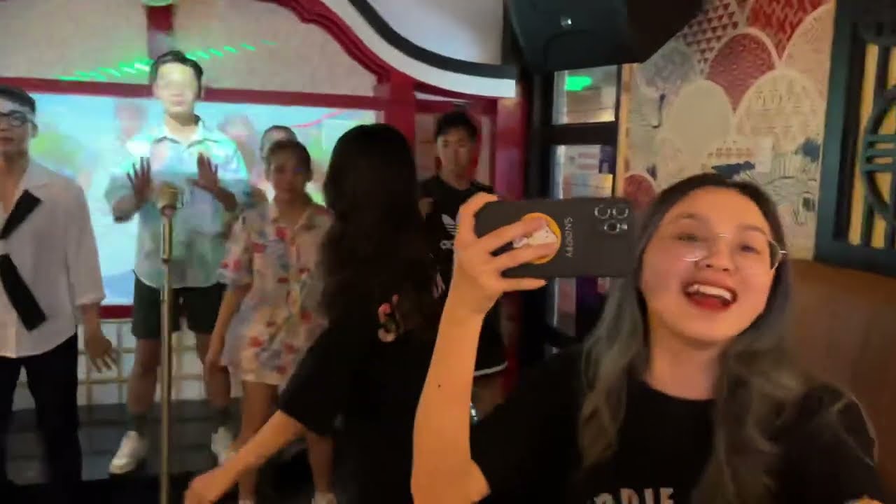Tiktok Medley Dance phiên bản 2 miền tụ họp nhân dịp 10.000 subs