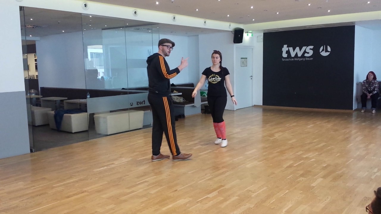 Boogie woogie 6 count basics with Florian and Veronika.
